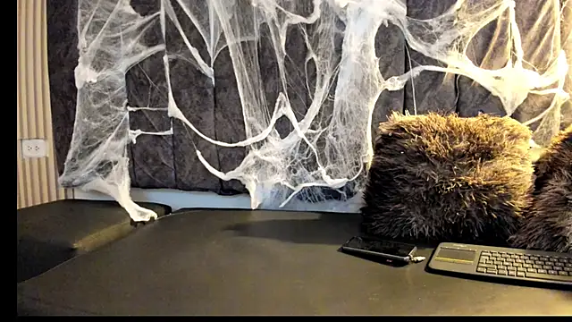 Snapshot of Rowan_Mills chatting on October 15, 8:31 pm Rowan Mills online show from October 15, 8:31 pm