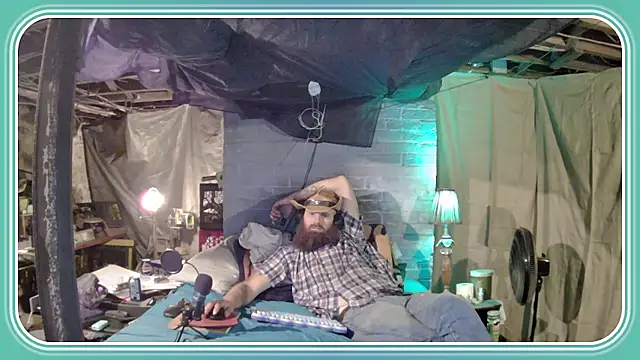 Snapshot of Cowboy815 chatting on November 15, 8:05 pm Cowboy815 online show from November 15, 8:05 pm