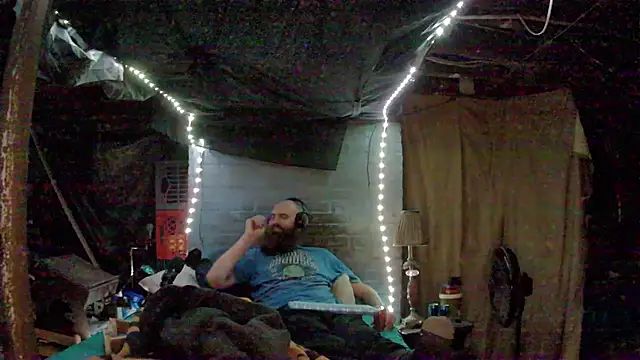 Snapshot of Cowboy815 chatting on November 29, 1:41 am Cowboy815 online show from November 29, 1:41 am