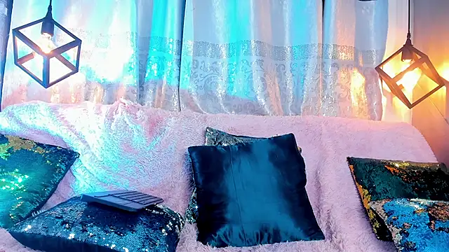 Cristal Gem1 online show from January 10, 12:01 am