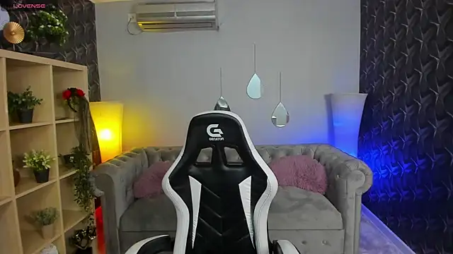 xPuka online show from January 9, 5:37 pm