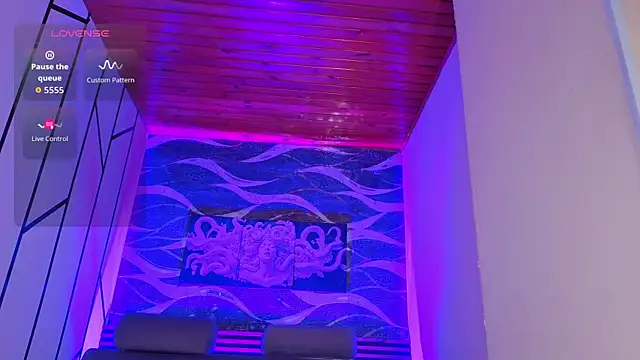 oliver mr  online show from April 13, 7:19 pm