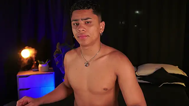 Snapshot of EROS_AND_ALAN chatting on November 2, 1:19 am EROS AND ALAN online show from November 2, 1:19 am