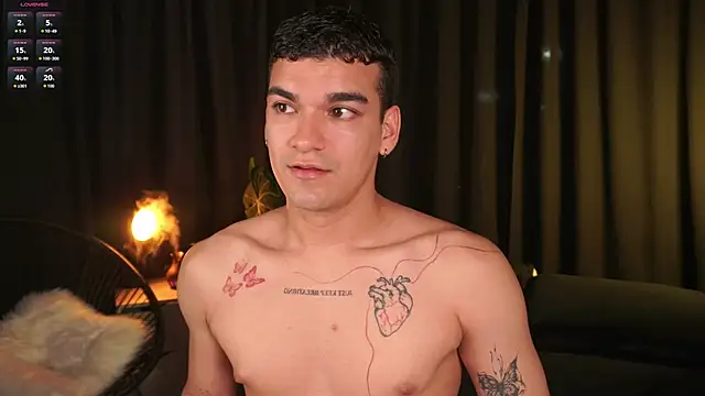 Snapshot of EROS_AND_ALAN chatting on November 18, 2:39 am EROS AND ALAN online show from November 18, 2:39 am