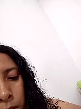 Snapshot of anitotori chatting on December 14, 12:27 am anitotori online show from December 14, 12:27 am