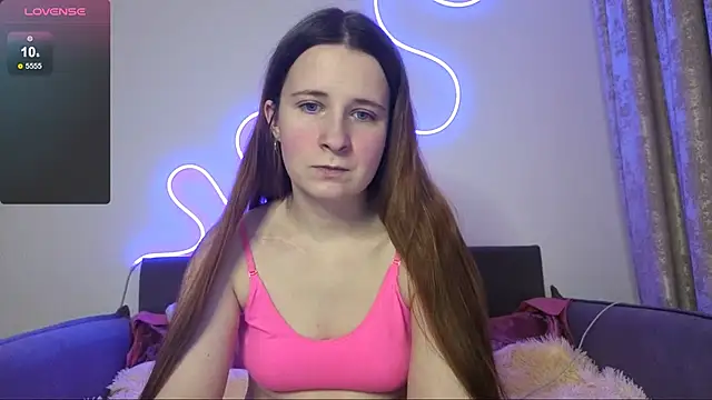 Snapshot of _Linett_ chatting on November 8, 2:28 pm Linett online show from November 8, 2:28 pm