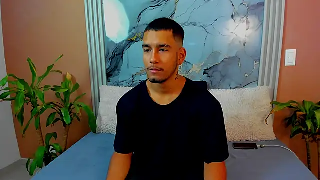 Snapshot of chatting on October 17, 11:13 am online show from October 17, 11:13 am