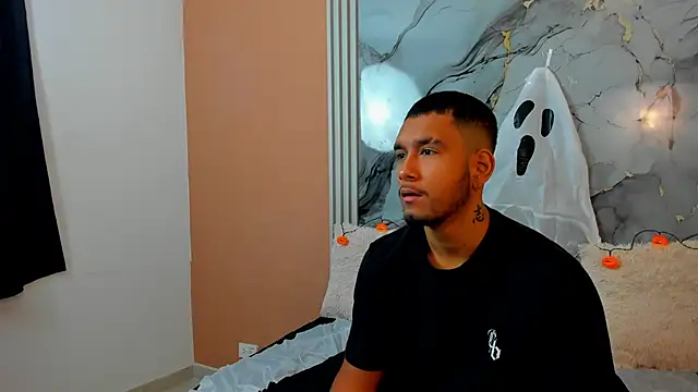 Snapshot of chatting on October 28, 11:14 am online show from October 28, 11:14 am