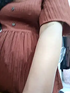 Snapshot of BeautyGirl_sara chatting on November 3, 4:36 am BeautyGirl sara online show from November 3, 4:36 am