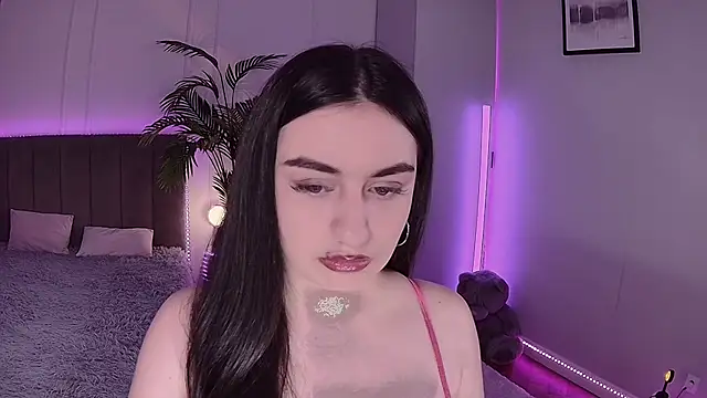 Lola Sparks online show from October 2, 4:30 am