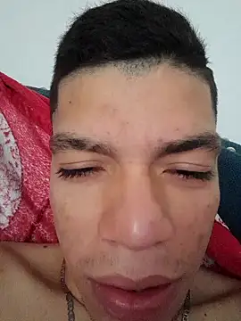 Snapshot of andres_sant chatting on October 28, 3:04 pm andres sant online show from October 28, 3:04 pm