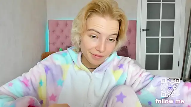 Pink Lila18 online show from October 7, 8:22 am