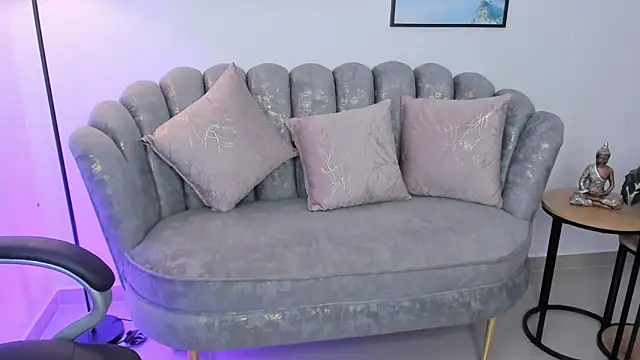 issi loren online show from October 30, 7:25 pm