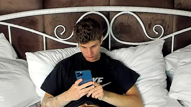JackWolw online show from October 17, 7:33 am