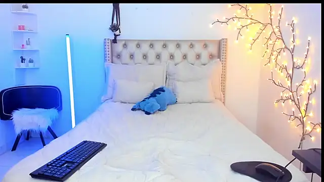 LenaStylesOA online show from February 11, 12:54 pm