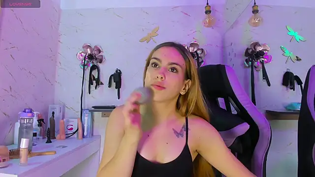 Natasha-Adams online show from April 7, 9:26 pm