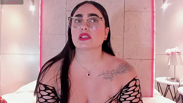 sofiiacarson online show from May 28, 7:44 pm