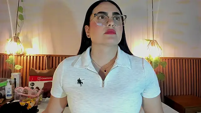 sofiiacarson online show from June 5, 7:41 pm
