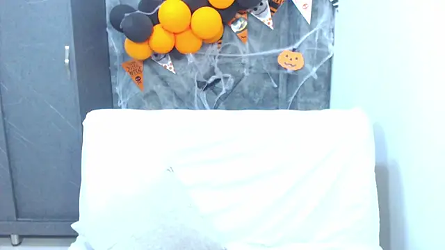 Snapshot of Andy_22cm chatting on November 1, 3:47 pm Andy 22cm online show from November 1, 3:47 pm