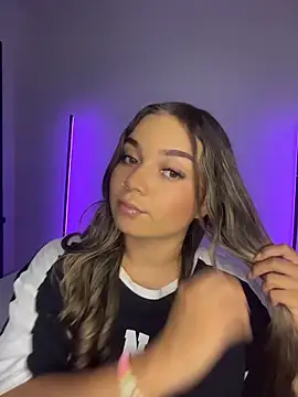 Snapshot of AnnyLopezzz_ chatting on October 24, 4:53 am AnnyLopezzz online show from October 24, 4:53 am