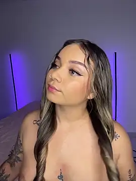 Snapshot of AnnyLopezzz_ chatting on November 5, 4:12 am AnnyLopezzz online show from November 5, 4:12 am