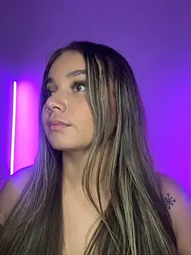 Snapshot of AnnyLopezzz_ chatting on November 12, 6:03 am AnnyLopezzz online show from November 12, 6:03 am