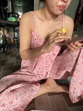 Yumii 09 online show from December 3, 5:59 am