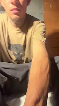 Mrjustin sebas online show from April 16, 9:04 pm