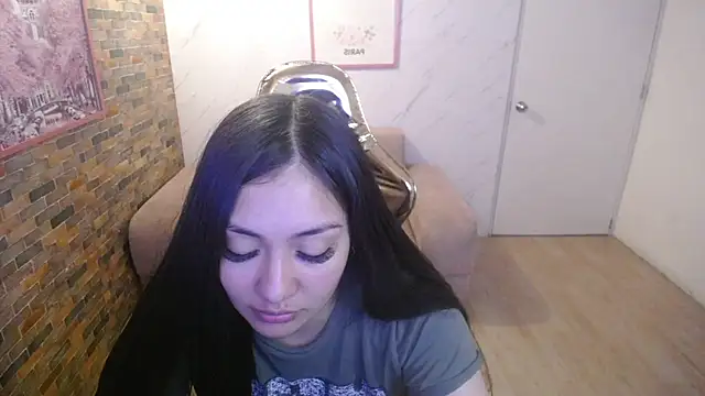 Snapshot of Ivony18_b chatting on September 13, 3:06 am Ivony18 b online show from September 13, 3:06 am