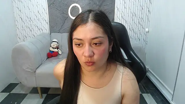 Snapshot of Ivony18_b chatting on October 31, 3:18 am Ivony18 b online show from October 31, 3:18 am