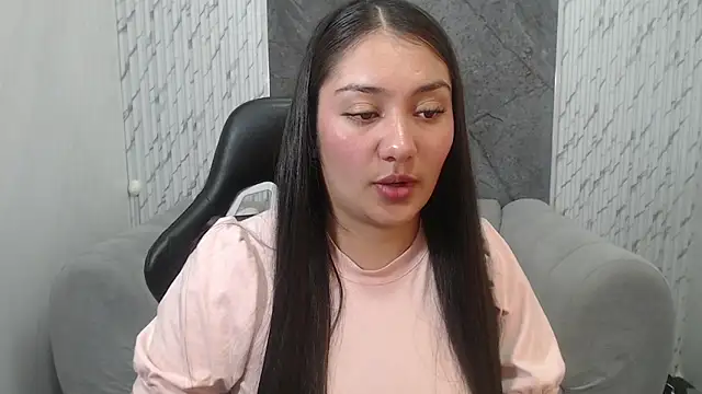 Snapshot of Ivony18_b chatting on November 16, 3:12 am Ivony18 b online show from November 16, 3:12 am