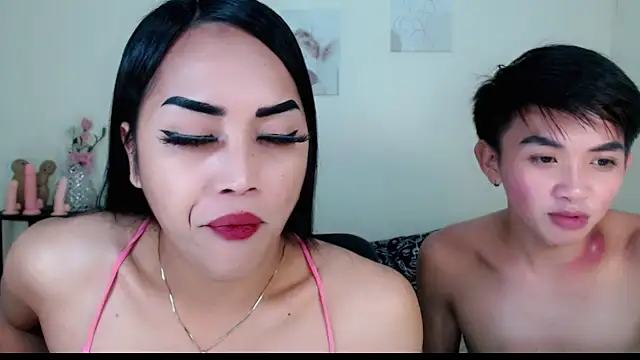 Snapshot of Lessandra_Lust chatting on November 13, 4:11 am Lessandra Lust online show from November 13, 4:11 am