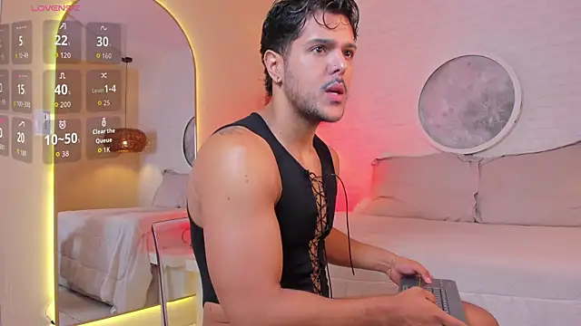 Snapshot of thiago_mercer chatting on October 16, 10:05 am thiago mercer online show from October 16, 10:05 am