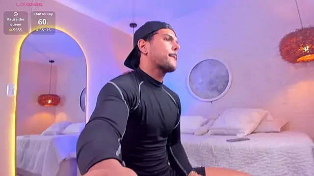 Snapshot of thiago_mercer chatting on November 22, 12:04 pm thiago mercer online show from November 22, 12:04 pm