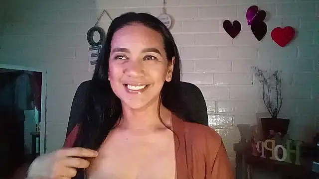 MiiaVelasquez online show from April 6, 4:32 am