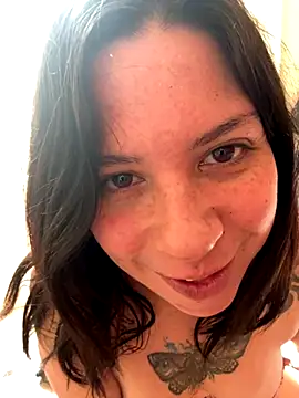 Snapshot of LaGueraDelMar chatting on November 9, 8:18 pm LaGueraDelMar online show from November 9, 8:18 pm