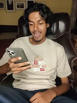 Snapshot of thecatfish chatting on November 2, 11:12 am thecatfish online show from November 2, 11:12 am