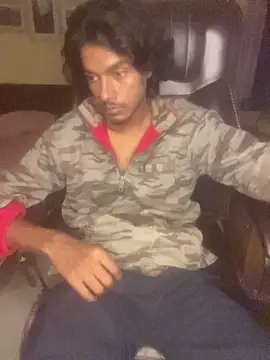 Snapshot of thecatfish chatting on December 13, 9:53 pm thecatfish online show from December 13, 9:53 pm