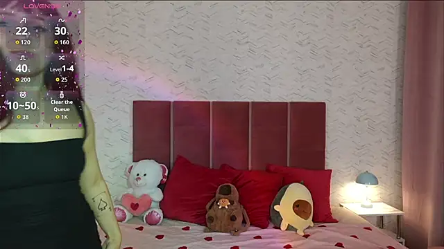 CoralineSky online show from September 12, 8:42 pm