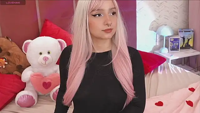 CoralineSky online show from October 5, 8:51 pm
