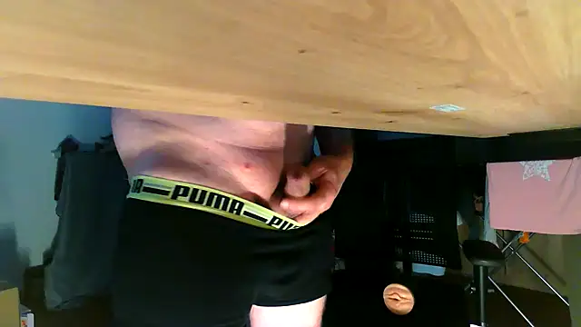 Snapshot of michaelm1983 chatting on November 25, 8:14 am michaelm1983 online show from November 25, 8:14 am