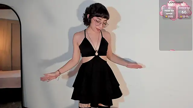 Snapshot of Lexyy_Bluee chatting on November 10, 4:50 pm Lexyy Bluee online show from November 10, 4:50 pm