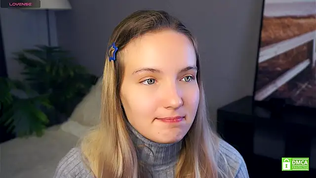 Snapshot of HongTomczak chatting on September 17, 7:21 am HongTomczak online show from September 17, 7:21 am