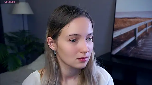 Snapshot of HongTomczak chatting on September 18, 7:21 am HongTomczak online show from September 18, 7:21 am