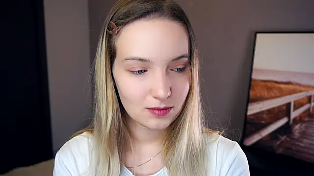 Snapshot of HongTomczak chatting on September 25, 6:28 am HongTomczak online show from September 25, 6:28 am