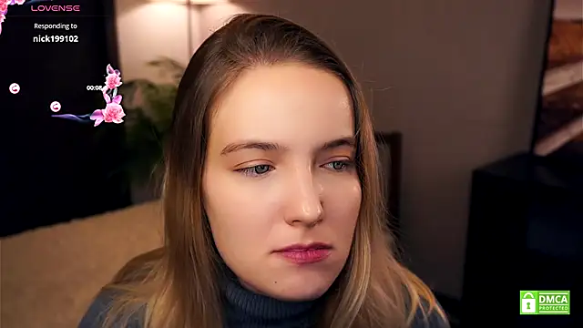 Snapshot of HongTomczak chatting on October 7, 7:49 am HongTomczak online show from October 7, 7:49 am