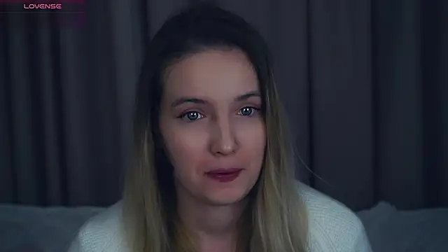 Snapshot of HongTomczak chatting on October 18, 7:31 am HongTomczak online show from October 18, 7:31 am