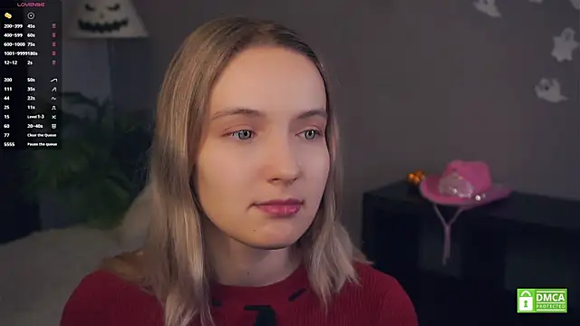 Snapshot of HongTomczak chatting on November 7, 7:30 am HongTomczak online show from November 7, 7:30 am