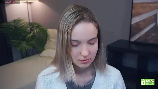 Snapshot of HongTomczak chatting on November 28, 8:28 am HongTomczak online show from November 28, 8:28 am