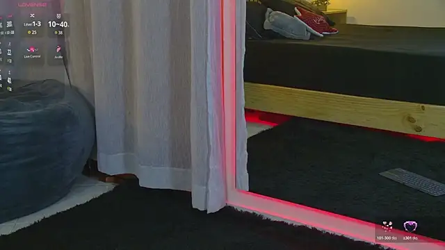 Snapshot of emma_morales_ chatting on February 11, 1:27 pm emma morales online show from February 11, 1:27 pm